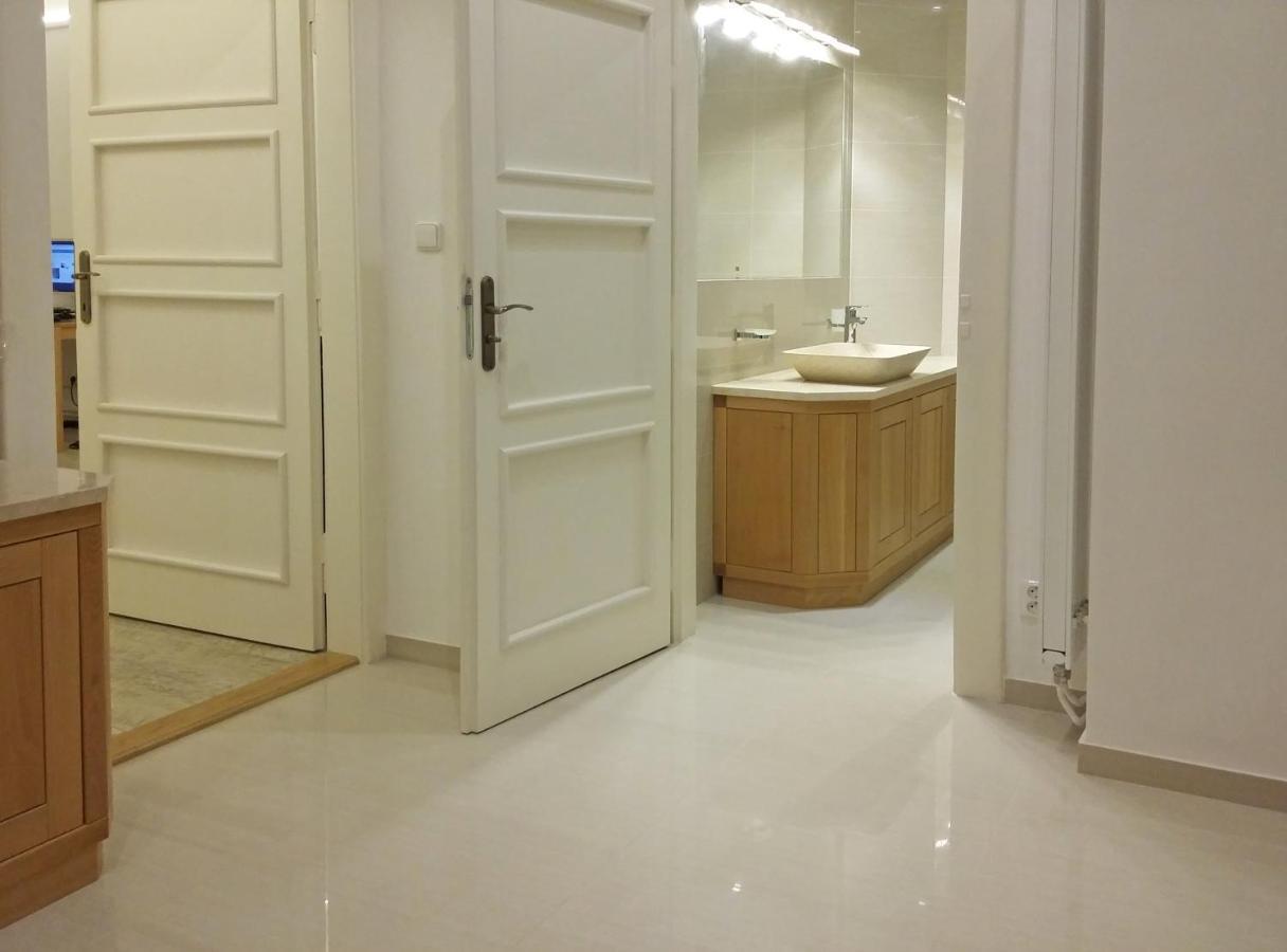 New In A Historical Building Apartment Prag